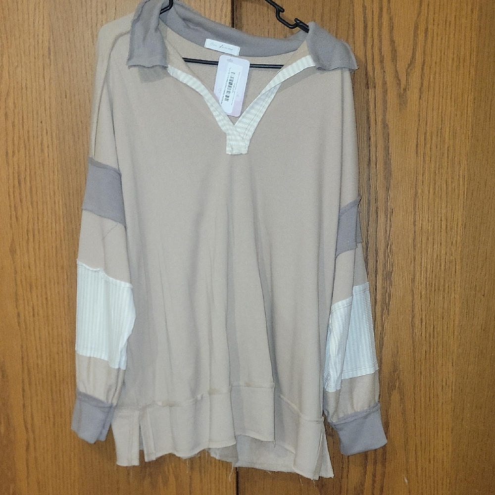 Ces Femme Beige and Gray Sweatshirt